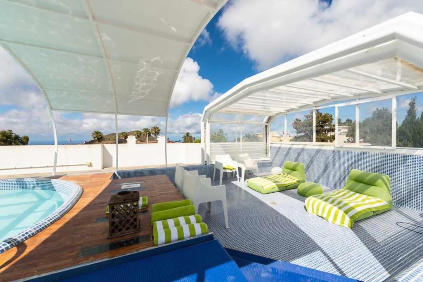 Amplia Villa De Lujo Con Piscina Climatizada Las Palmas de Gran Canaria Ngoại thất bức ảnh