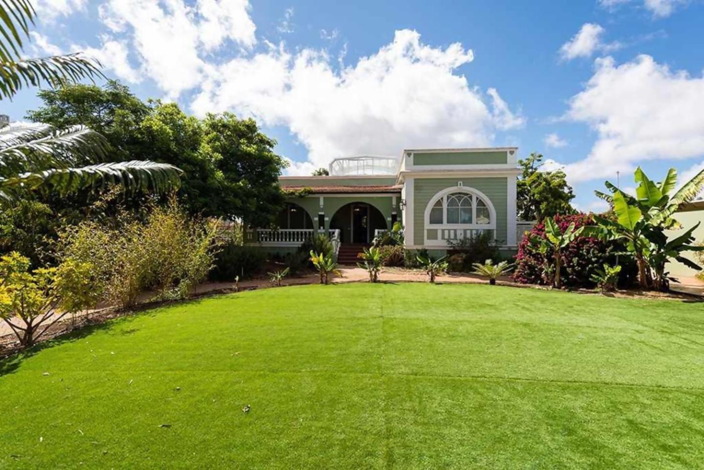 Amplia Villa De Lujo Con Piscina Climatizada Las Palmas de Gran Canaria Ngoại thất bức ảnh