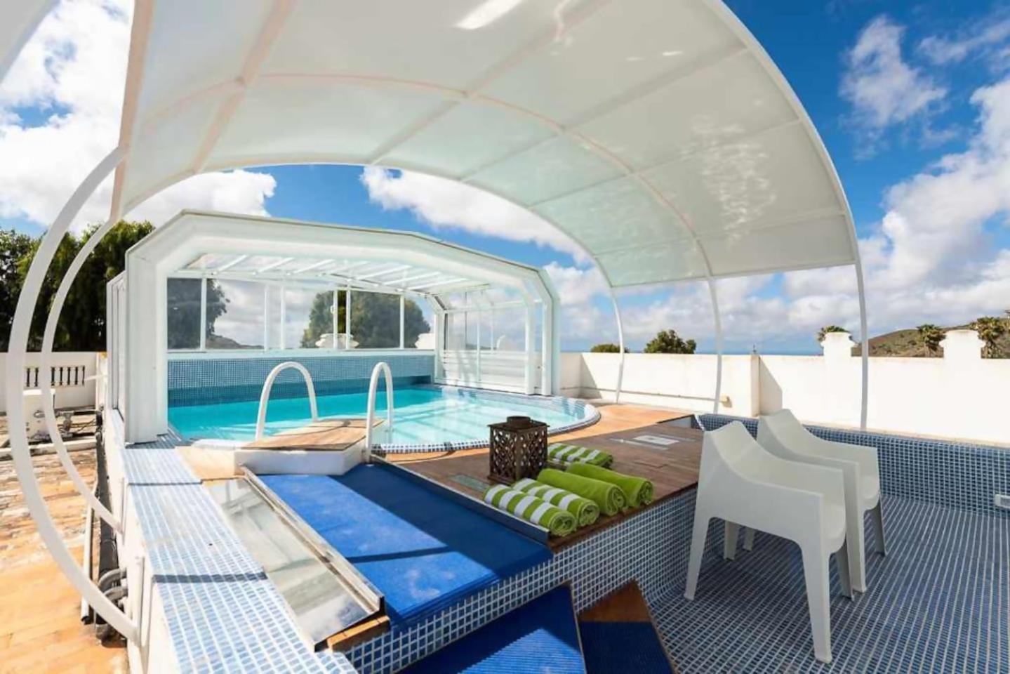 Amplia Villa De Lujo Con Piscina Climatizada Las Palmas de Gran Canaria Ngoại thất bức ảnh