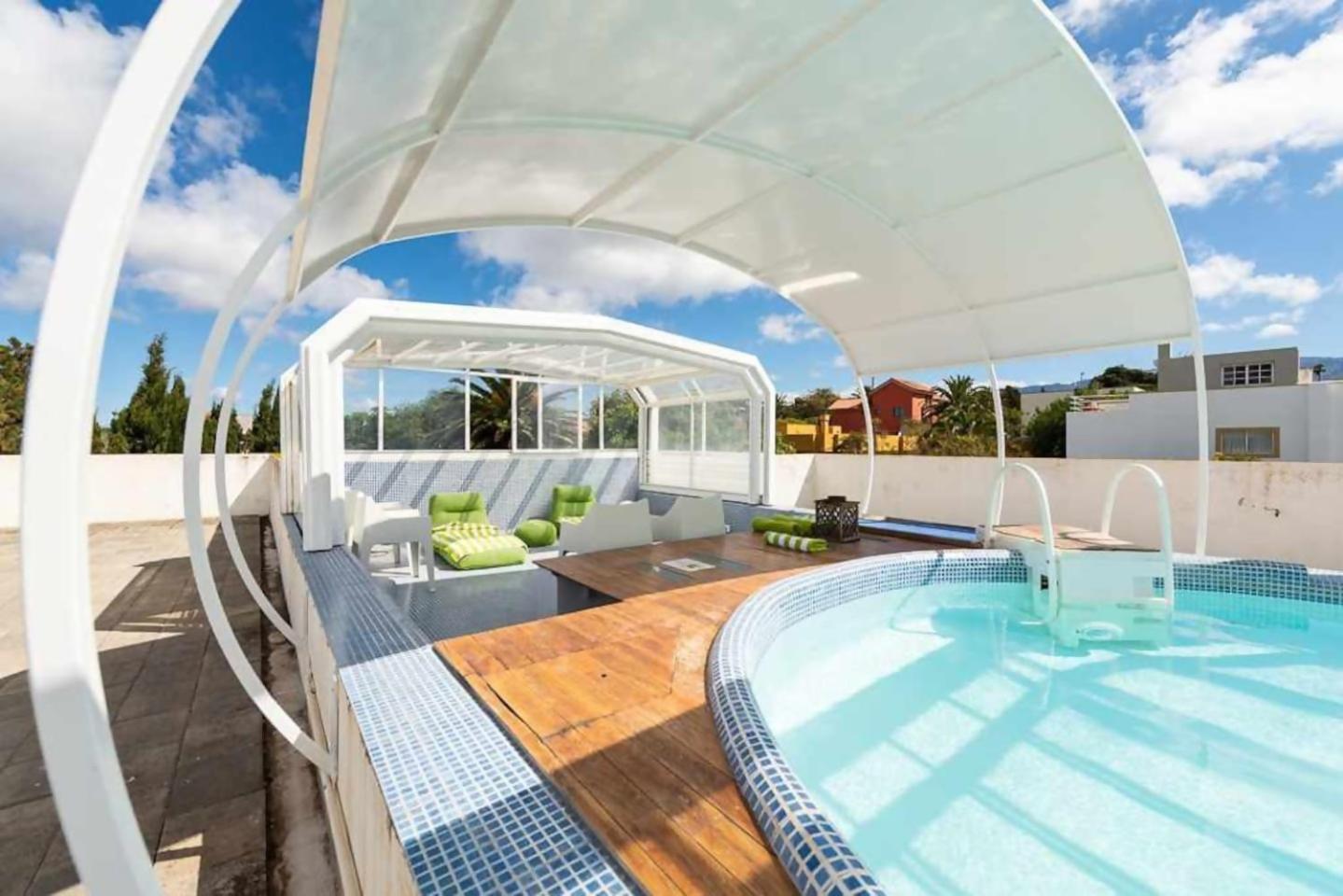 Amplia Villa De Lujo Con Piscina Climatizada Las Palmas de Gran Canaria Ngoại thất bức ảnh