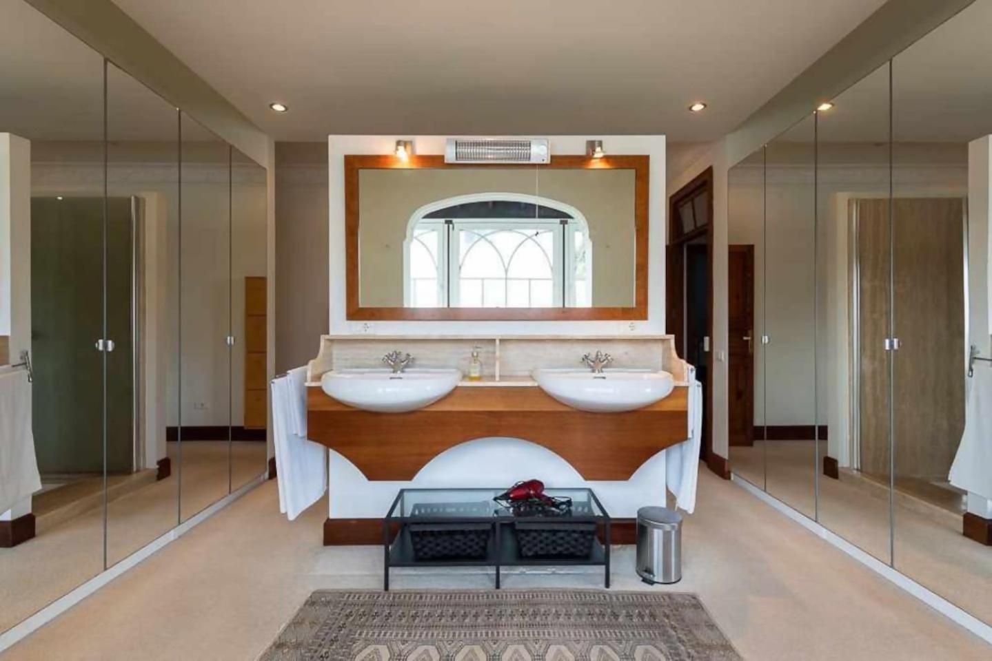 Amplia Villa De Lujo Con Piscina Climatizada Las Palmas de Gran Canaria Ngoại thất bức ảnh