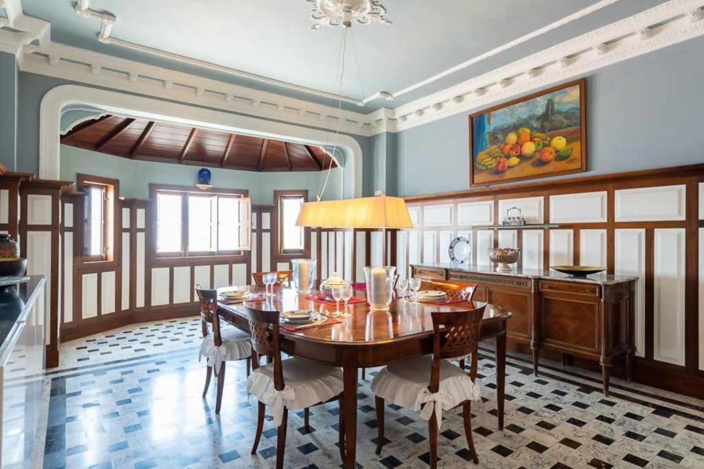 Amplia Villa De Lujo Con Piscina Climatizada Las Palmas de Gran Canaria Ngoại thất bức ảnh